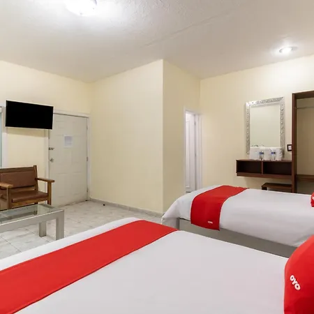 Oyo Hotel Platinium Gran Hotel,Guadalajara,Artesanias Tonala